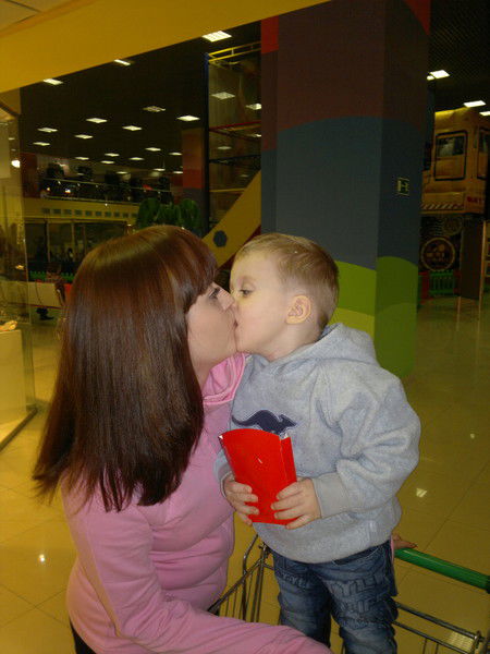 Алёня М@леньк@я_Я