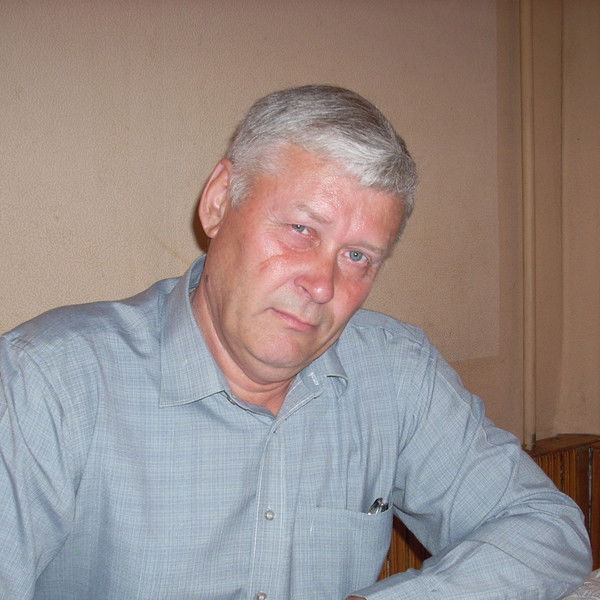 Николай Безденежных