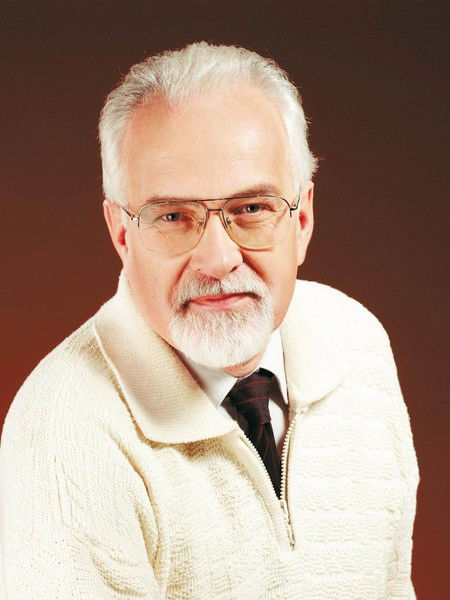 Анатолий Голов