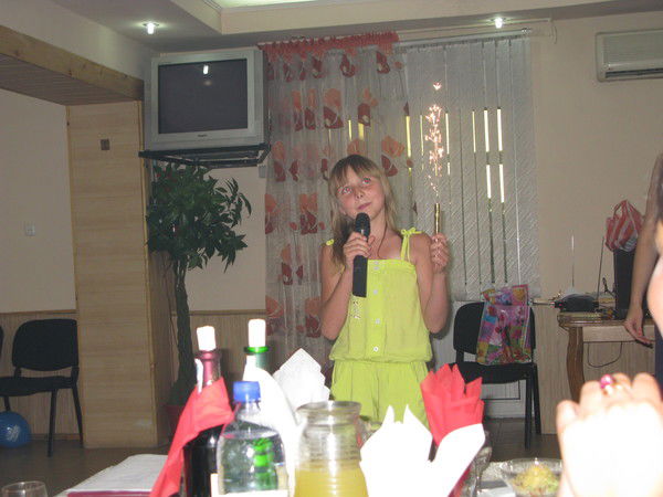 Настена Холдина