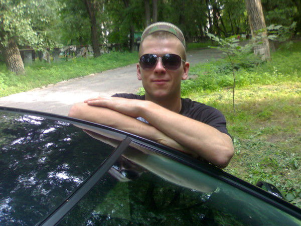 Женя Бесценний