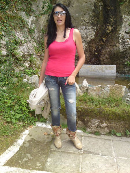 Весела Генова