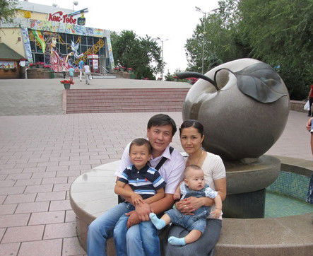 Лаззат Шерова