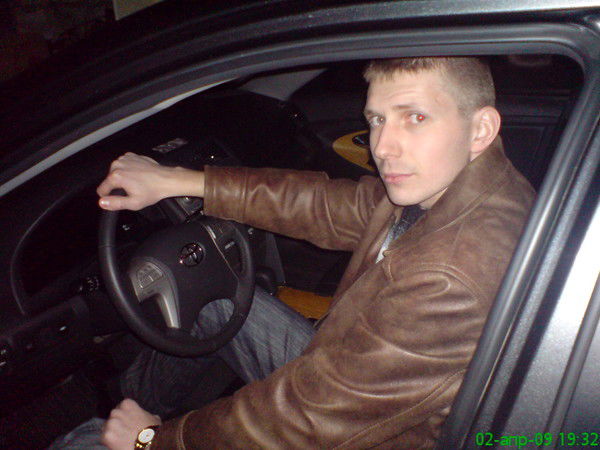 Олег Ахундов