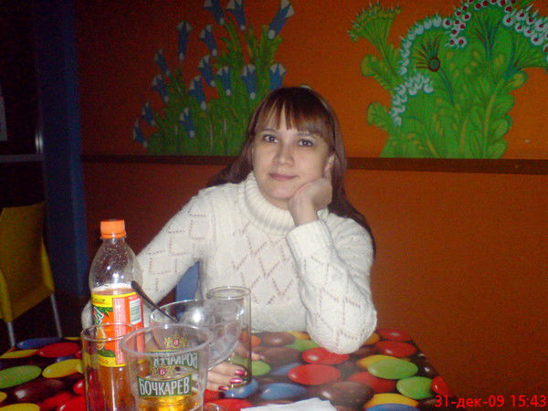 Алена Попова