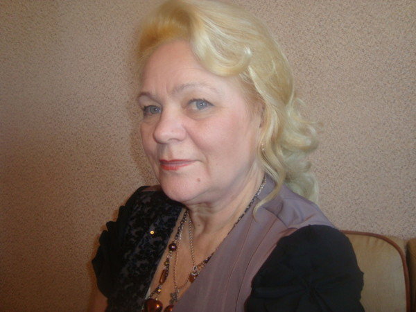 Любовь Попова