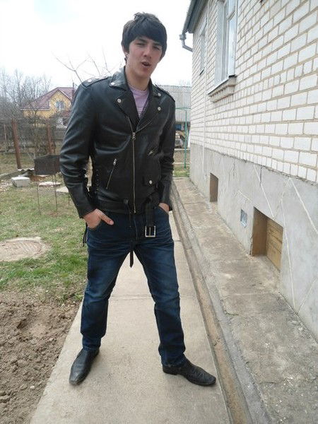 Кирил Суров