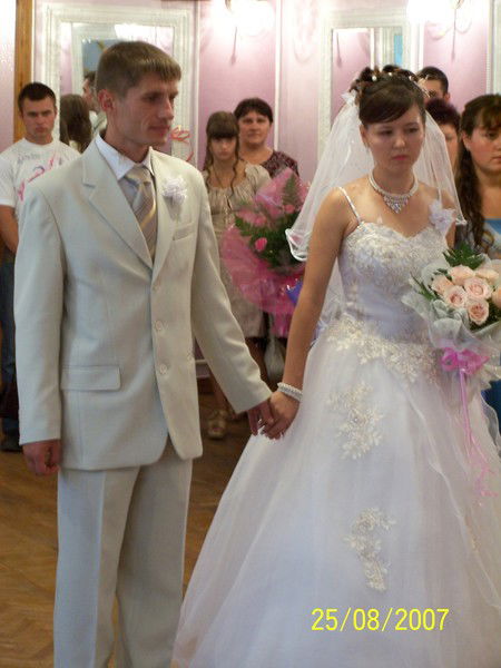 Олег Августов