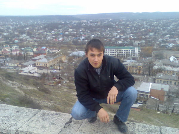 Иван Леонов