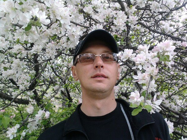 Роман Попов