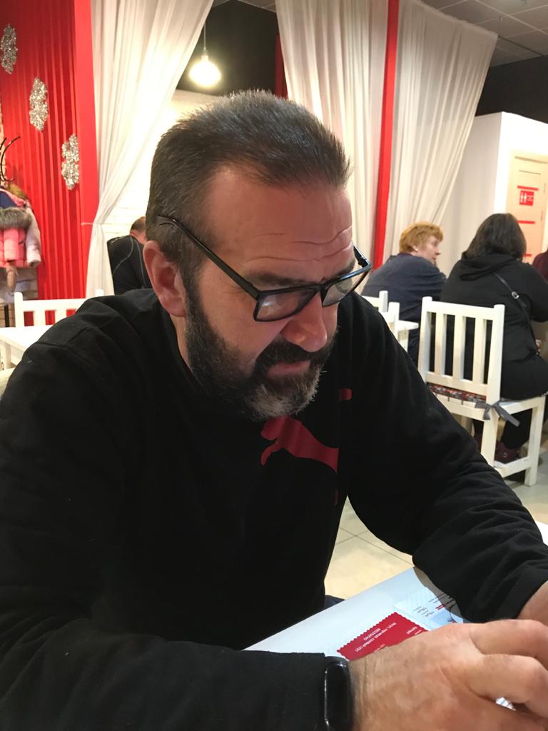 Олег Непряхин