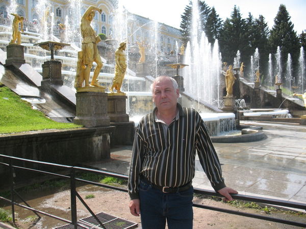 Виктор Апасов