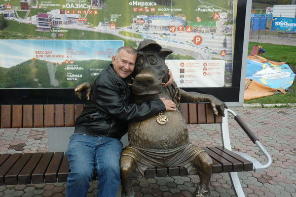 Олег Автономов