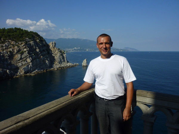 Евгений Петров