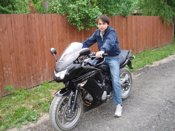 Виктор Артамонов