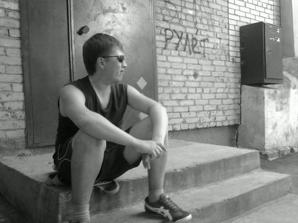 Денис Николаев