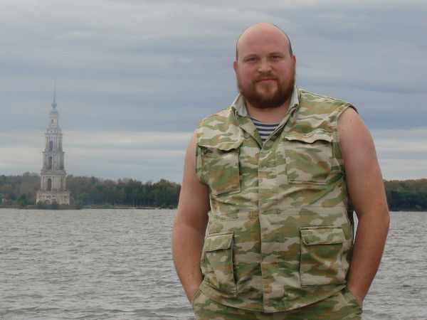 Евгений Ларин