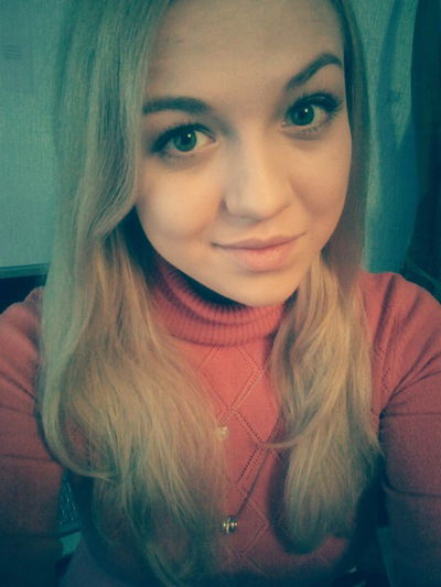 Олечка Новикова