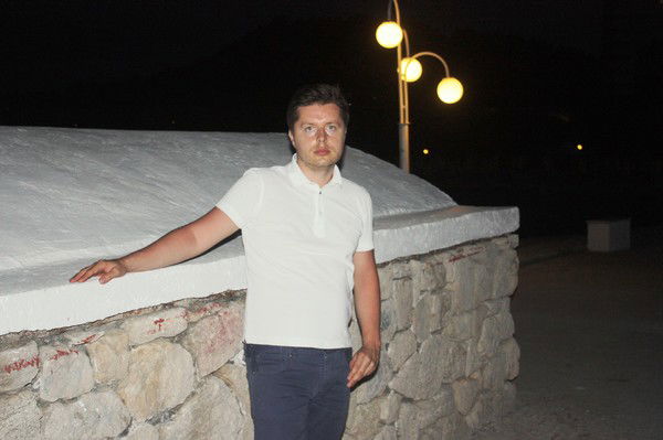 Андрей Бурков