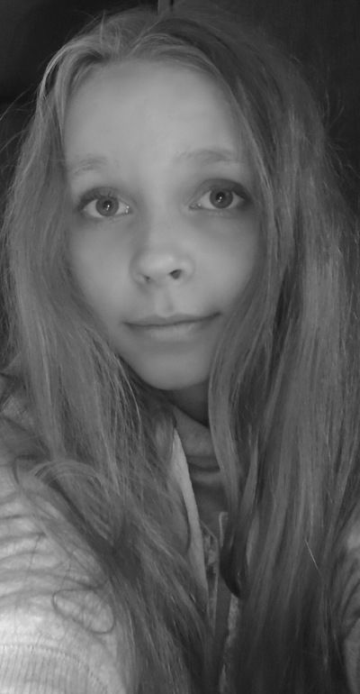 Юля Макарова