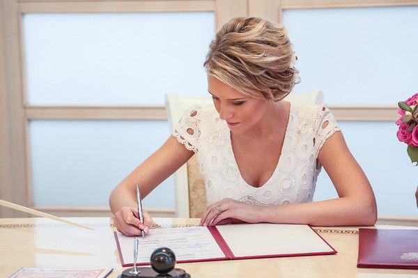 Лена Белова