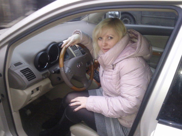 Для Всех Чужая , Для Него Родная