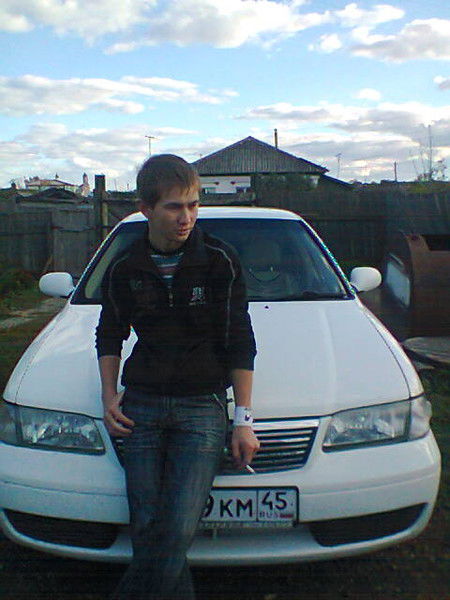 Макс Гологузов