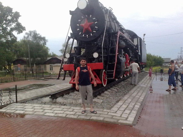 Низам Девришев