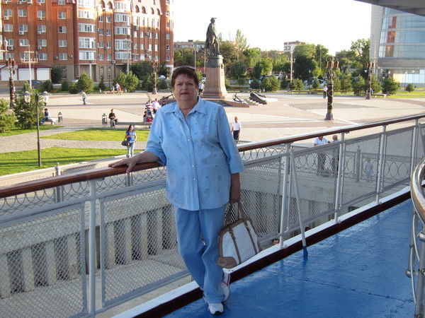 Лариса Ходенкова