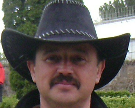 Виктор Семиволос