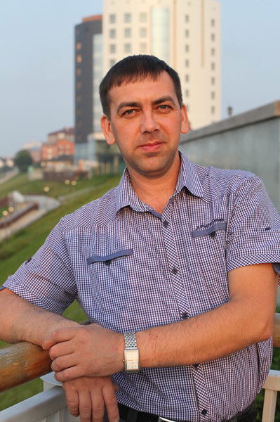 Андрей Опарин