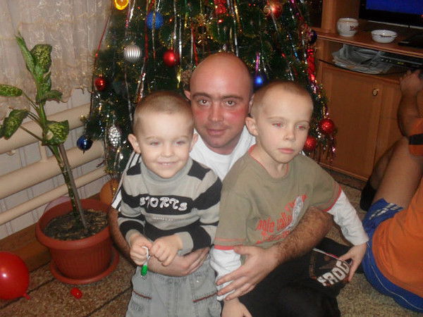 Саня Околелов