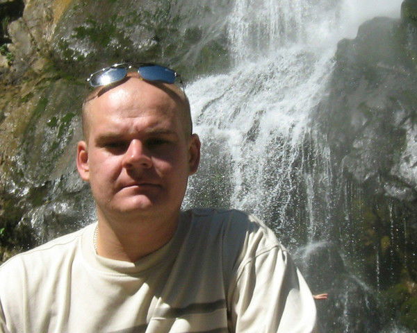 Роман Ларионов