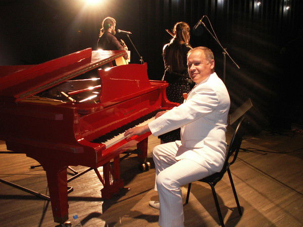 Юрий Рассветов