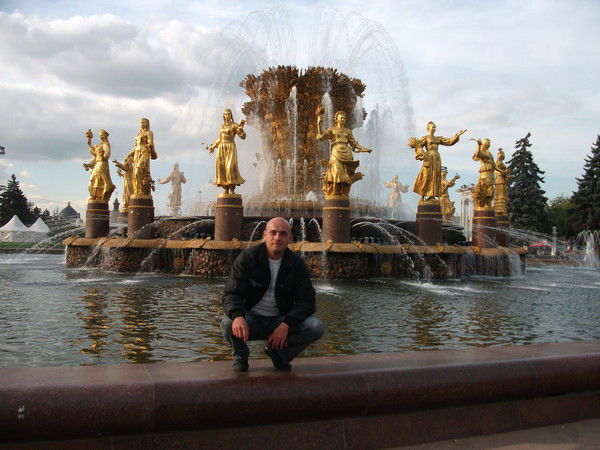 Виктор Межуев