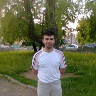 Янис Шахнис