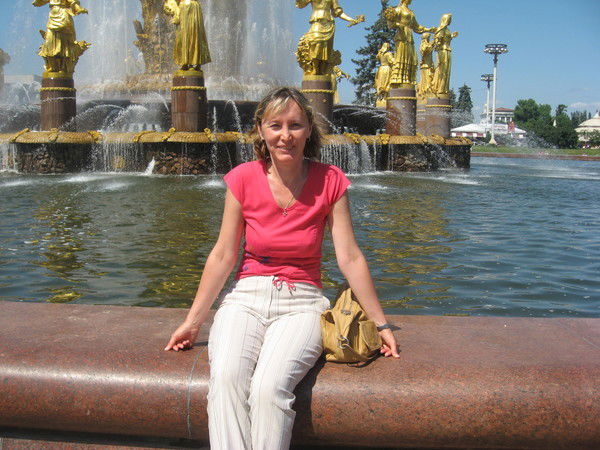 Лена Николаева