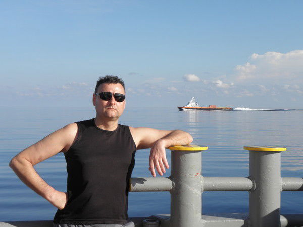 Олег Деревянко