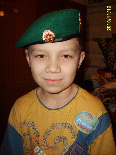 Динар Ханов