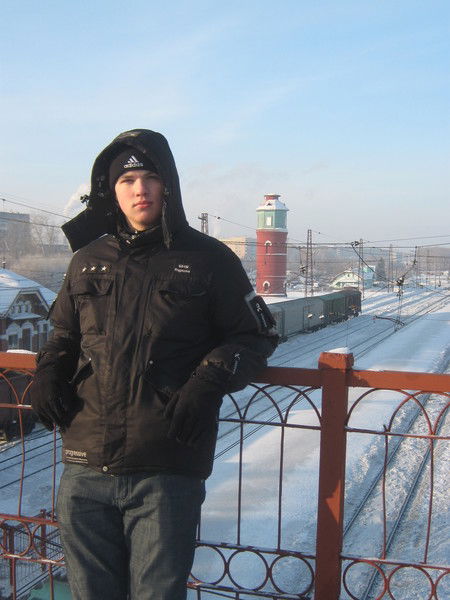 Антон Томов