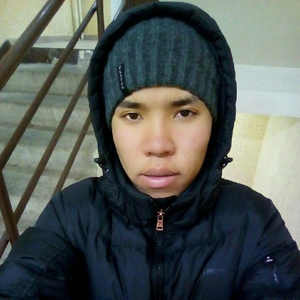 Айбек Алиакбароа