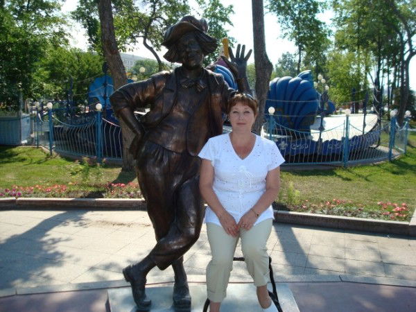 Людмила Тихонова