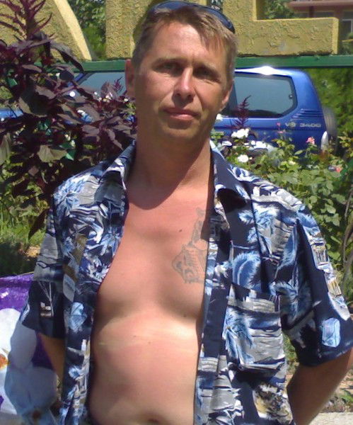 Александр Ларионов