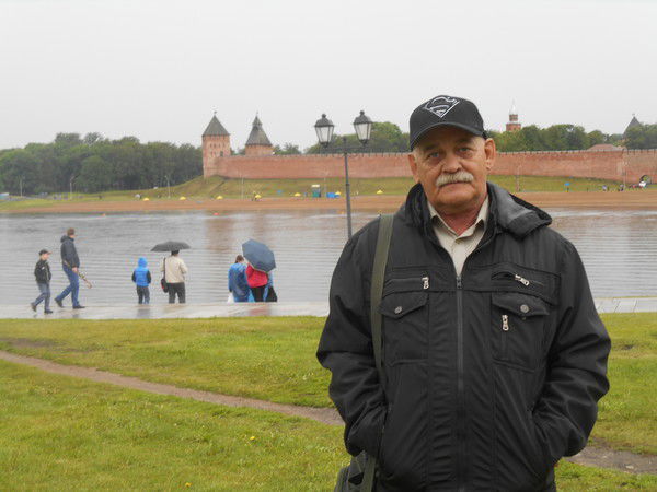 Анатолий Васильев