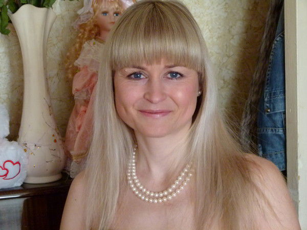 Елена Максимова