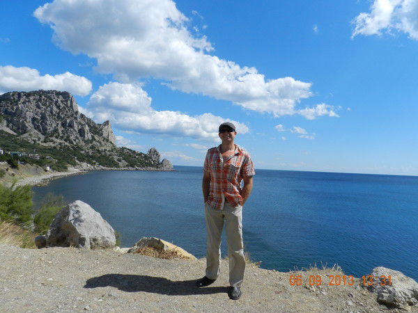 Александр Артамонов