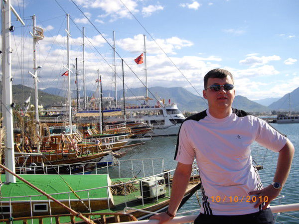 Олег Гордеев