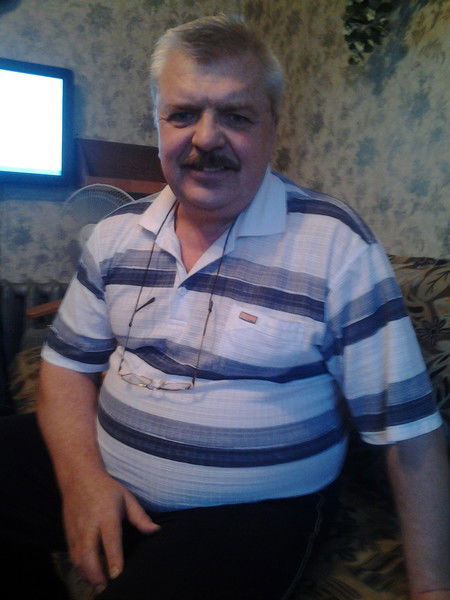 Николай Леонов