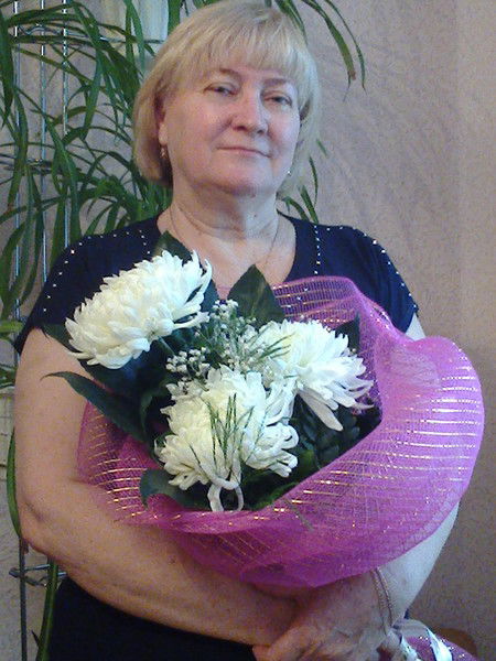 Анна Хлыстова