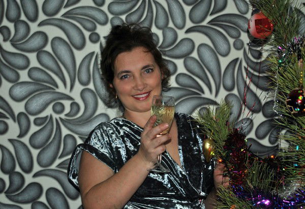 Елена Сухатинова